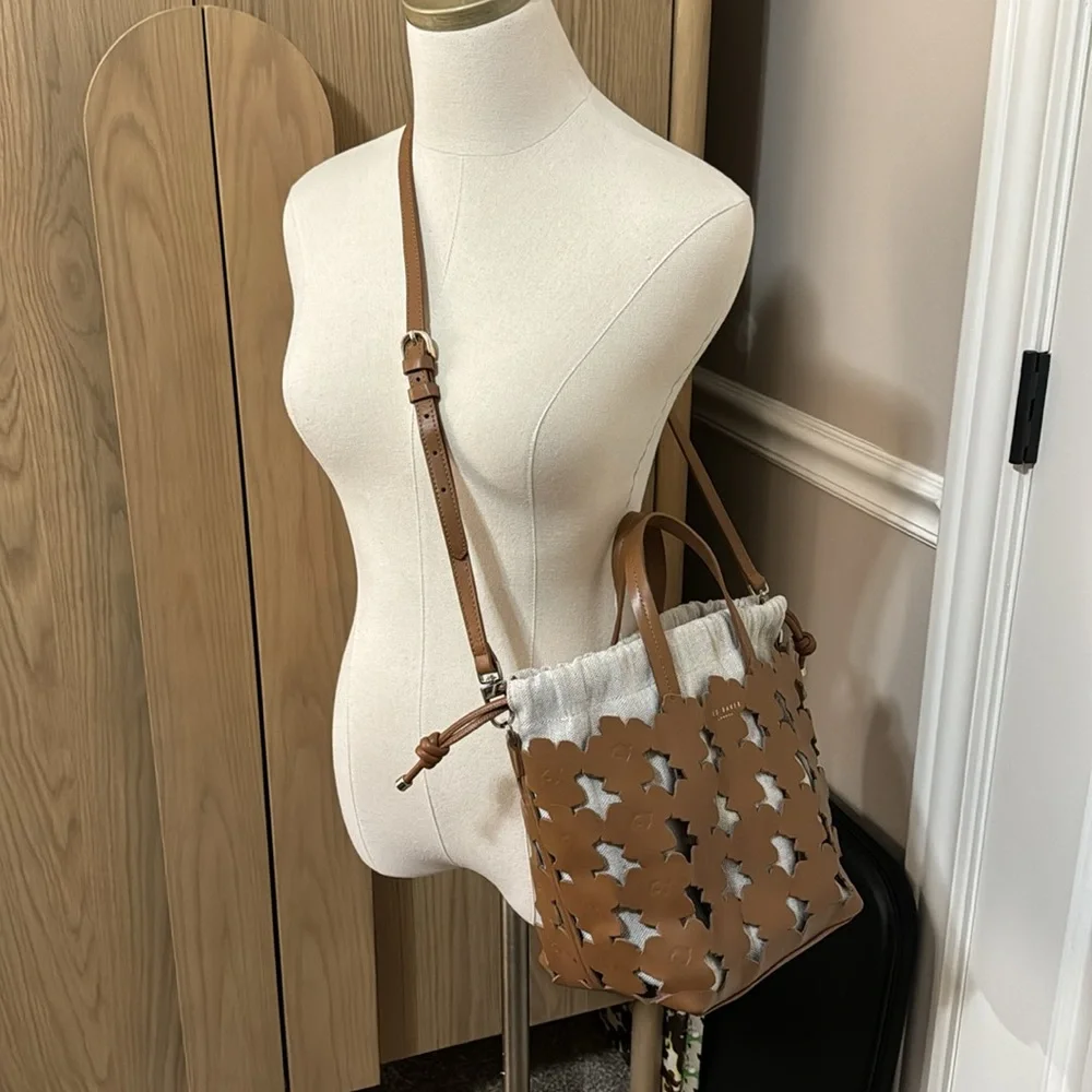 Ted Baker London Florean Flower Laser Cut Tote - Picture 8 of 12